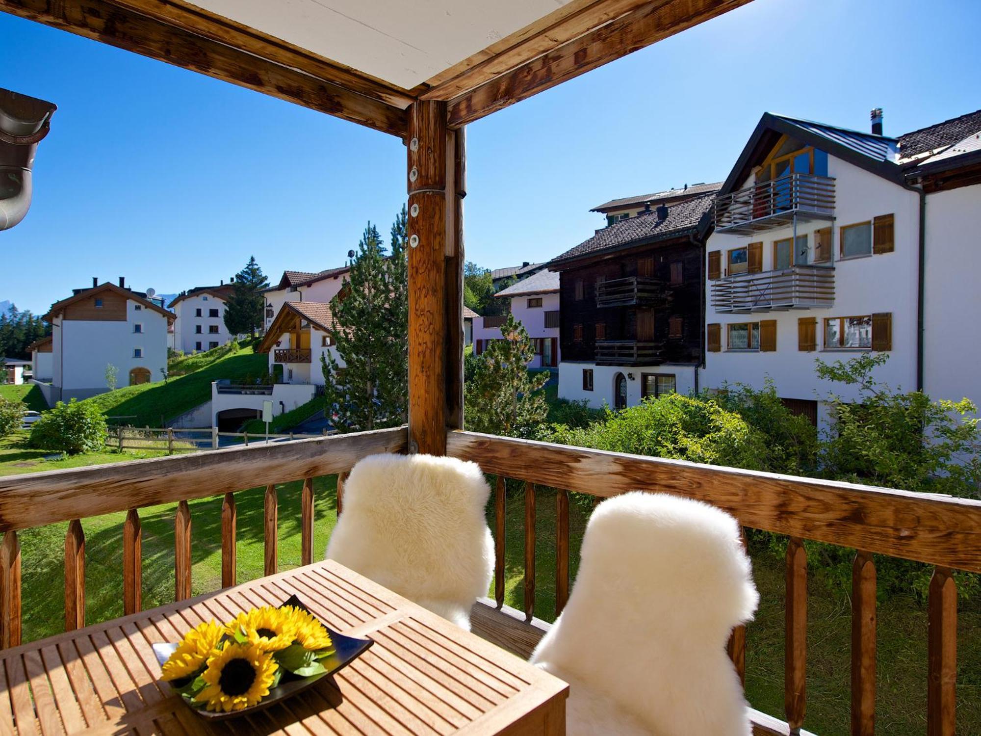 Schweizerhof Ferienwohnungen Lenzerheide 6 Rum bild