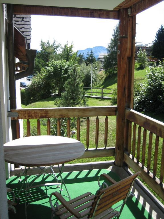 Schweizerhof Ferienwohnungen Lenzerheide 6 Rum bild